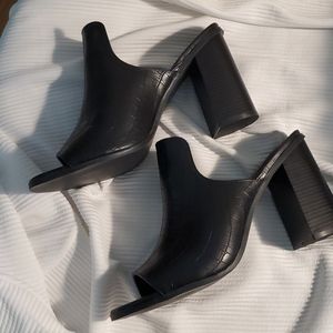 Like new Seven7 Black Isabella Mules
